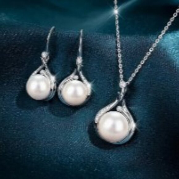 Necklace & Earrings set Zirconia, Copper with 18K Gold Plating Elegant, Chic - Picture 8 of 9